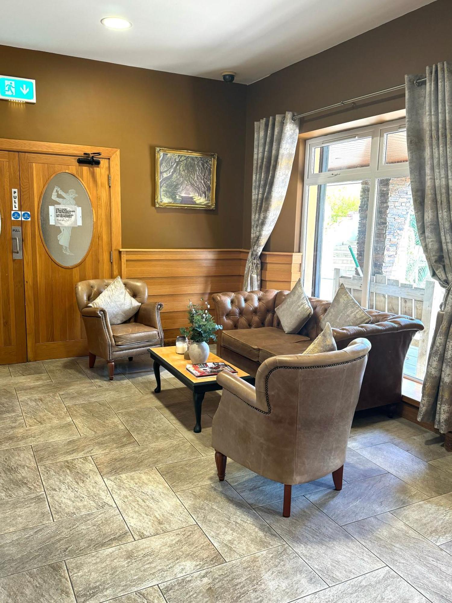 The Hedges Hotel Stranocum Luaran gambar